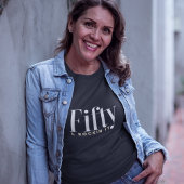 50 & ROCKIN IT Typografie Einfach, Moderner Geburt Tri-Blend Shirt