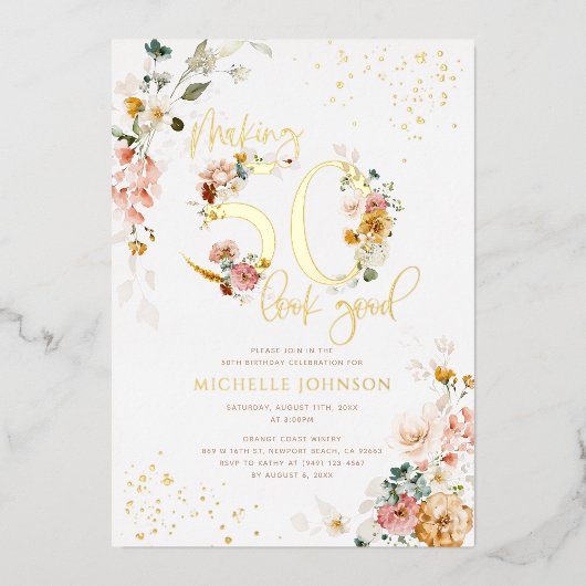 50 sehen gut aus rosa, florales Gold Folieneinladung (Vorderseite)