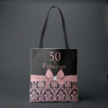 50 und fabelhaft | 50. Geburtstagsparty Tasche<br><div class="desc">Feiern Sie Ihren 50. Geburtstag stilvoll mit diesem modernen eleganten rosa rosa Glitzer Blumendamaske 50. Geburtstagsparty Tasche. Sie können es für Ihre 50. Geburtstagsfeier personalisieren. Die Worte "50 und Fabulous" sind Set unter Verwendung beliebter Typografie. Sie können Skriptfarben und Schriftart-Schriftart im Design personalisieren. Bitte beachten Sie, dass dieses Design ein...</div>