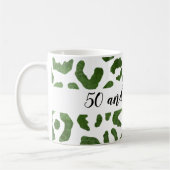 50 und fabelhafte grüne und weiße Cheetah Print Kaffeetasse (Links)