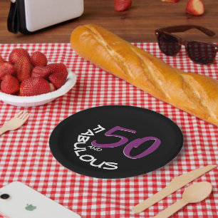 50 und fabelhafte Lila Typografie Geburtstag Pappteller