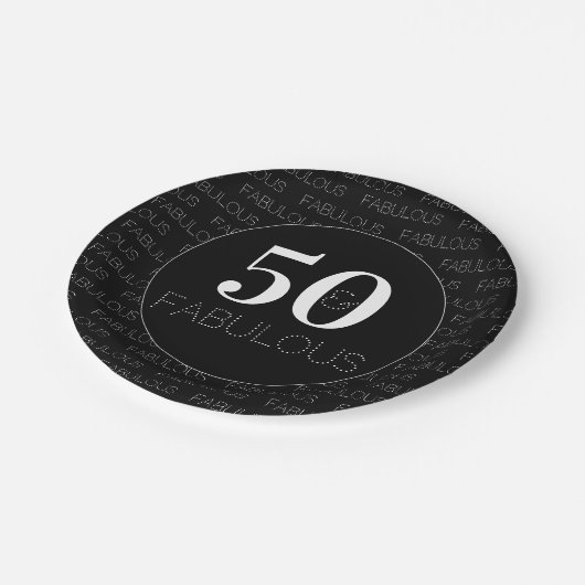 50 und fabelhafte Schwarz-weiß Modern Birthday Par Pappteller (Schrägansicht)