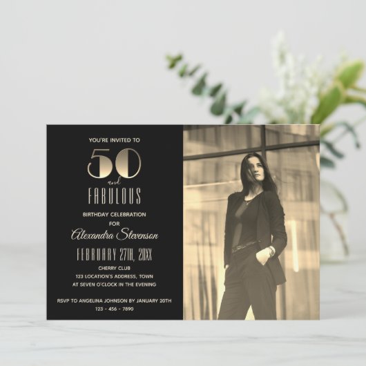 50 und fabelhaftes Black and Gold Foto 50. Geburts Einladung (Stehend Vorderseite)