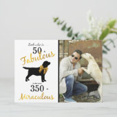 50 und Fabulous - Black Labrador - Gold Hunde Jahr Einladung (Stehend Vorderseite)