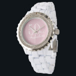 50 und Fabulous Elegant Script Pink 50. Geburtstag Armbanduhr<br><div class="desc">50 und fabelhafte Elegant Script Rosa Frau 50. Geburtstagsschau. Moderne weiße Schrift auf rot-rosa Hintergrund. Das perfekte Geschenk für eine Frau,  die den 50. Geburtstag feiert.</div>