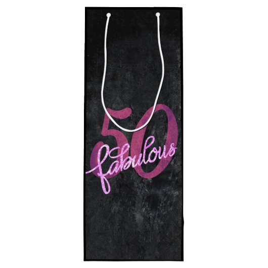 50 und Fabulous | Lila und rosa Grunge Geschenktüte Für Weinflaschen (Rückseite)