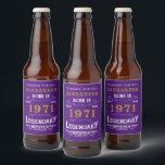 50th Birthday Born 1971 Vintage Purple Bierflaschenetikett<br><div class="desc">A personalized classic beer bottle label design for that birthday celebration for somebody born in 1971 and turning 50. Add the name to this vintage retro style purple, white and gold design for a custom 50 birthday gift. Easily edit the name and year with the template provided. Wonderful custom purple...</div>