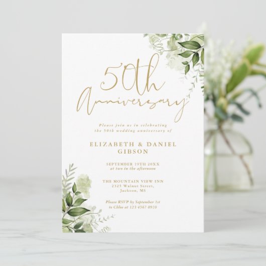 50th Wedding Anniversary Greenery Gold Script Einladung (Stehend Vorderseite)
