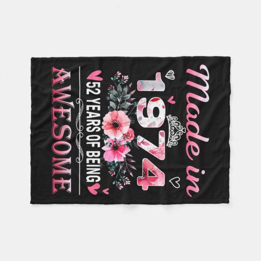 52th Birthday Made In 1974 52 Years Of Being Aweso Fleecedecke (Vorderseite (Horizontal))