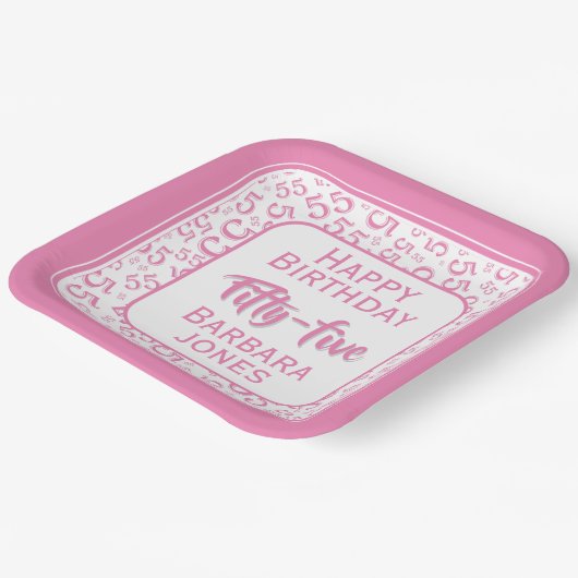 55th Party Random Number Pattern Pink/White Pappteller (Gewinkelt)