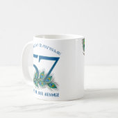 57. Geburtstag oder Jubiläum Pfauenfeder Kaffeetasse (Vorderseite Links)