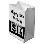 58. Geburtstag Schwarzes Odometer Mittlere Geschenktüte (Vorderseite Schrägansicht)