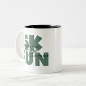 5.000 Lauf des grünen Sports Zweifarbige Tasse (Vorderseite Links)