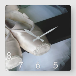 5, 6, 7, 8 - Pointe Shoes & Tutu Clock für Tänzer Quadratische Wanduhr