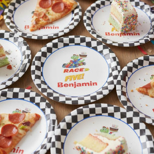 5. Geburtstag Dinosaurier-Rennwagen Los geht's Pappteller