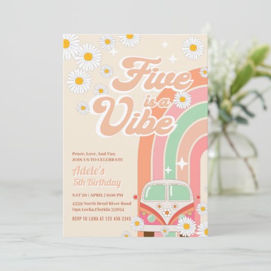 5. Groovy Birthday Daisy Hippie Birthday Einladung (Stehend Vorderseite)