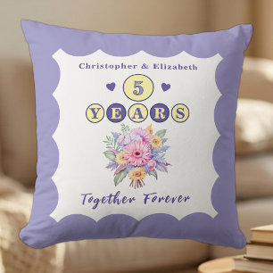 5. Hochzeitstag Namen Gerbera Blumen lila Kissen