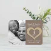 5. Holzhochzeit Braun Foto zum Geburtstag Einladung (Stehend Vorderseite)