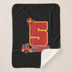 5 Jahre alt Geburtstagskind gibt Feuerwehrmann Sherpadecke