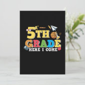 5. Klasse Lehrer 5. Klasse Hier komme ich Einladung (Stehend Vorderseite)