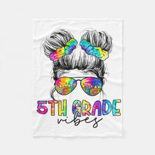 5. Klasse Vibes Messy Hair Bun Girl Ck zur Schule Fleecedecke