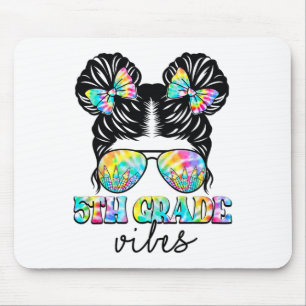 5. Klasse Vibes Messy Hair Bun Girl Ck zur Schule Mousepad