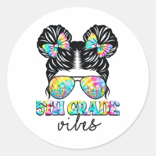 5. Klasse Vibes Messy Hair Bun Girl Ck zur Schule Runder Aufkleber