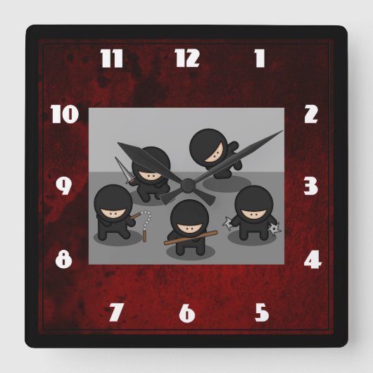 5 kleine Ninjas mit Waffen posieren Quadratische Wanduhr (Vorderseite)