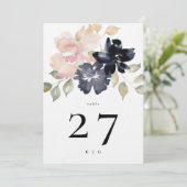 5 x 7 Romantische Navy Florals Hochzeiten Tischnum Einladung (Stehend Vorderseite)