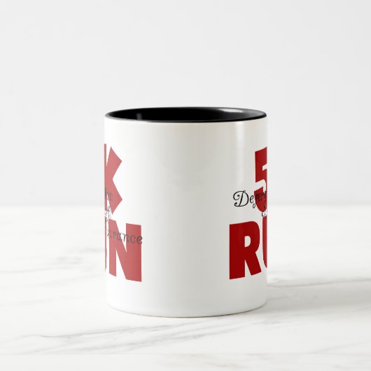 5K Run Red Zweifarbige Tasse (Mittel)