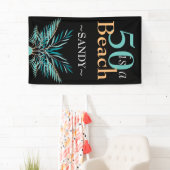 5O IST DER STRAND Fünfzigste moderne schwarze Gebu Banner (Insitu)