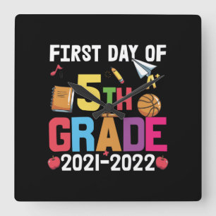 5th Grade Teacher First Day Of 5th Grade Quadratische Wanduhr