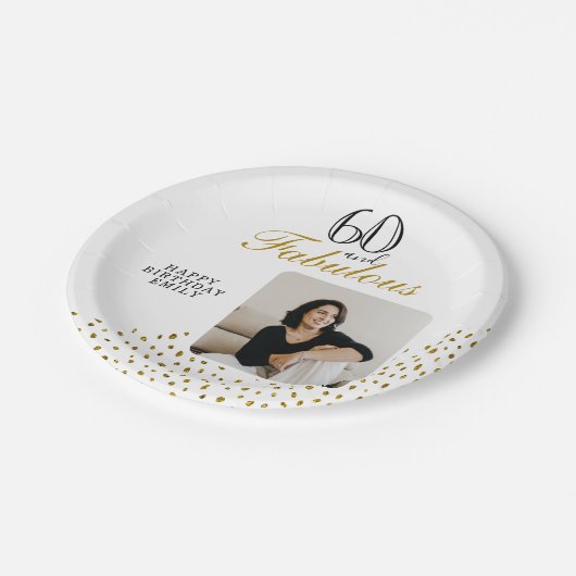 60 and Fabulous Gold Glitter Photo 60th Birthday Pappteller (Schrägansicht)