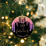 60 Fantastischer Geburtstag schwarzer Regenbogen-G Keramik Ornament<br><div class="desc">Trendy und glamourös zum 60. Geburtstag. Ein klassischer schwarzer Hintergrund mit regenbogenfarbenen Imitaten Glitzer Tropfen, Farbe Tropfen in lila, rosa und Rose Gold. Mit dem Text: 60 und fabelhaft. Personalisieren und fügen Sie einen Namen und Alter hinzu. Golden farbiger Text. Das Wort Fabulous wird mit einem modernen handgeschriebenen Stilskript mit...</div>