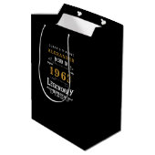 60. Geburtstag 1963 Name Legendary Black Gold hinz Mittlere Geschenktüte (Rückseite Schrägansicht)