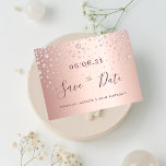 60. Geburtstag 60 Rose Golddiamanten Save the Date Postkarte<br><div class="desc">Eine feminine und glamouröse Save the Date-Karte für eine 60. Geburtstagsparty im Alter von 60 Jahren. Ein feminin rosa, Rose Gold Imitate metallisch aussehend Hintergrund mit Imitaten Rose Gold Diamond Sprinkle. Vorlagen für ein Datum und Ihren Text. Dunkle Rose goldfarbene Buchstaben. Der Text: Save the Date ist mit einem großen...</div>
