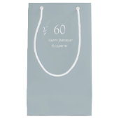 60. Geburtstag Personalisiert Light Blue Kleine Geschenktüte (Vorderseite)