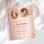60. Geburtstag Rose Gold Foto Sterne Einladung<br><div class="desc">Ein modernes,  stilvolles Foto für eine 60. Geburtstagsfeier. Eine Rose goldener Hintergrund,  mit Sternen verziert. Personalisieren Sie Ihre Party-Daten und fügen Sie sie hinzu. 1 Blatt = 1 Einladung mit Druckkante bis Kante.</div>
