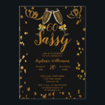 60. Geburtstagsparty Black | Imitate Gold Champagn Einladung<br><div class="desc">60 und Sassy 60. Geburtstag schwarz | Imitate Gold Glitzer Geburtstagsparty Design . Dies ist eine Vorlage für Sie bereit, um Ihnen Party-Details zu hinzufügen . Wenn Sie die Farbe oder den Stil des Schriftartes oder der Hintergrundfarbe ändern möchten, klicken Sie am Ende der Vorlage weiter auf Anpassen. Die passenden...</div>