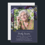60. Geburtstagsparty Foto Moody Lila Floral Einladung<br><div class="desc">Moody und mysteriös lila Rose und Pioniere Set für diese elegante 60. Geburtstagsparty. Der weiße Text wirklich Pop! Formell, aber mit einer modernen Drehung für die Frau, die immer ein Gefühl von Stil und Liebe Blume gehabt hat. Dieses Element ist Teil der Moody Lila Blume-Auflistung. Es enthält die Elemente, die...</div>