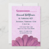 60. Überraschung Geburtstag Pink Daisies Einladung (Rückseite)