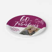 60 und Fabulous Script Foto Magenta 60. Geburtstag Pappteller (Schrägansicht)
