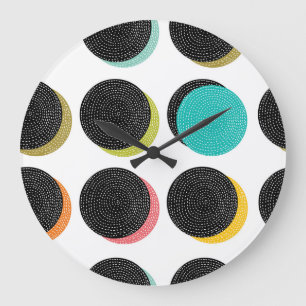 60er Punkte: Dekorative Vintage-Freude. Große Wanduhr