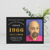 60th Birthday 1966 Black Gold Personalized Photo Einladung (Stehend Vorderseite)