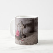 6134-Rose mit Bibel, Kreuz und Perlen Kaffeetasse (Vorderseite Links)