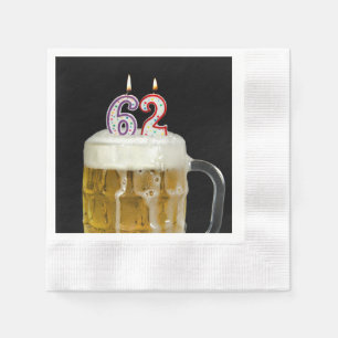 62. Geburtstag Kerzen in Bier Serviette
