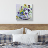 6300 Stiefmütterchen in Teacup Wrapped Canvas Prin Leinwanddruck (Insitu (Schlafzimmer))
