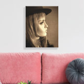 6332-2-Frau mit Top Hat and Feathers Leinwanddruck (Insitu (Wohnzimmer))