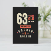 63 Jahre alt und immer noch Roclin & Rollin RSVP Karte (Stehend Vorderseite)