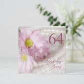 64th Birthday party invitation with daisies Einladung (Stehend Vorderseite)